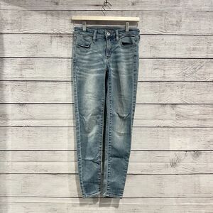 American Eagle Light Wash Skinny Jegging Jeans Super Stretch Size 2 Regular